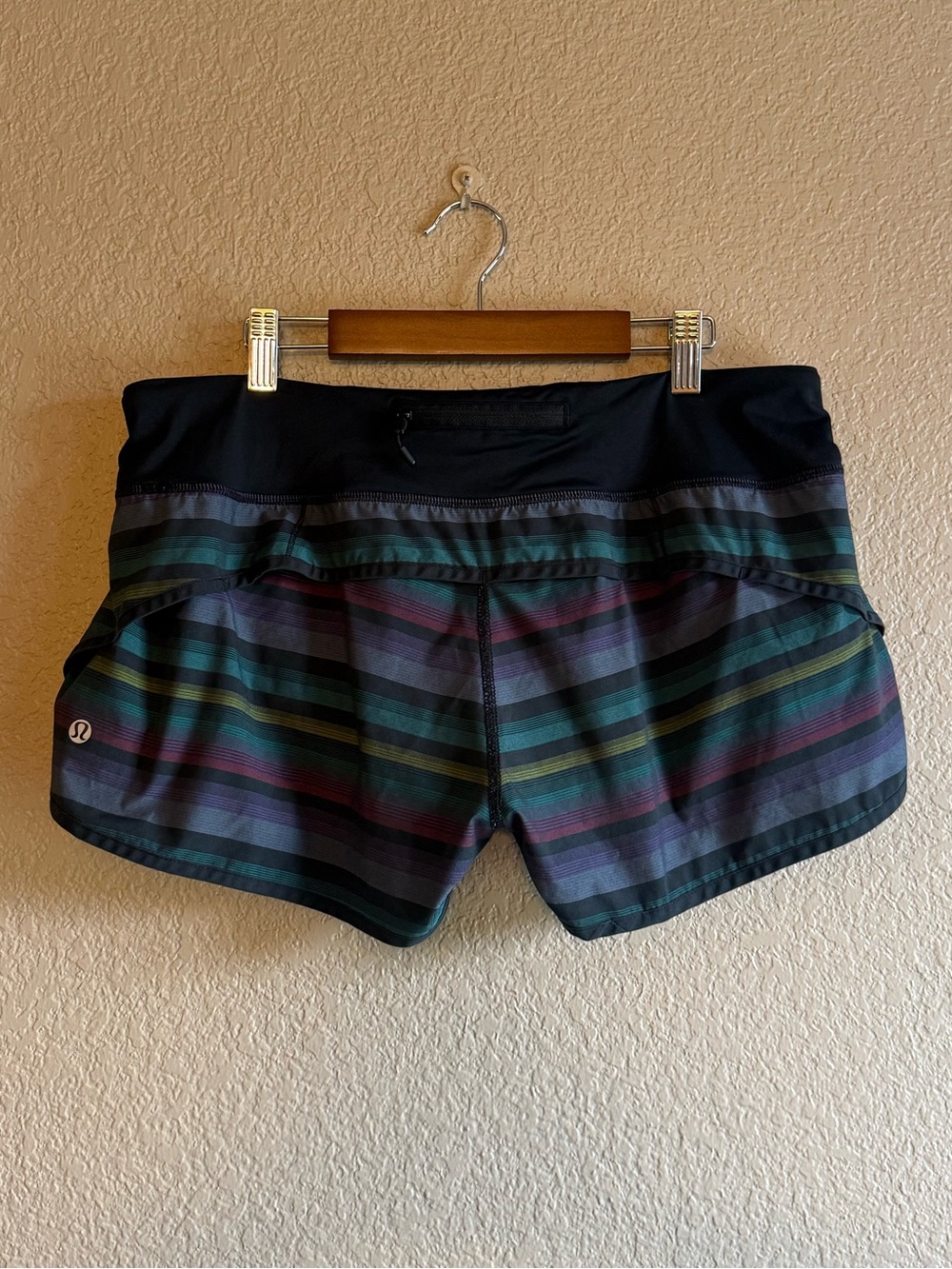 lululemon athletica Women's Multicolor Striped Athletic Shorts - Navy Base